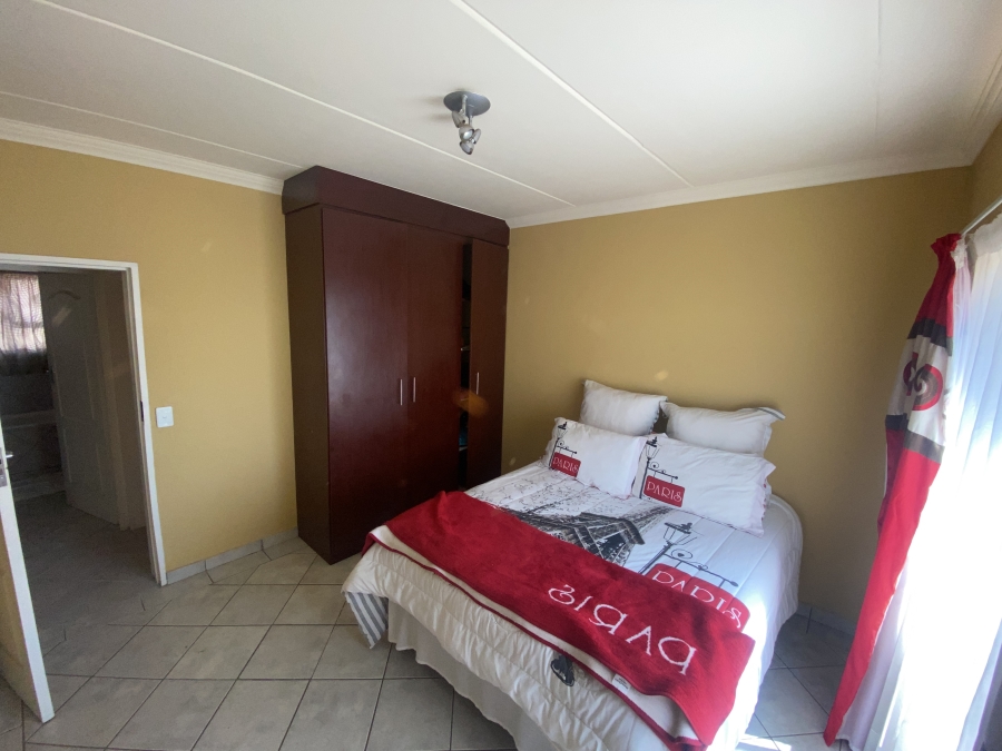 2 Bedroom Property for Sale in Potchefstroom North West